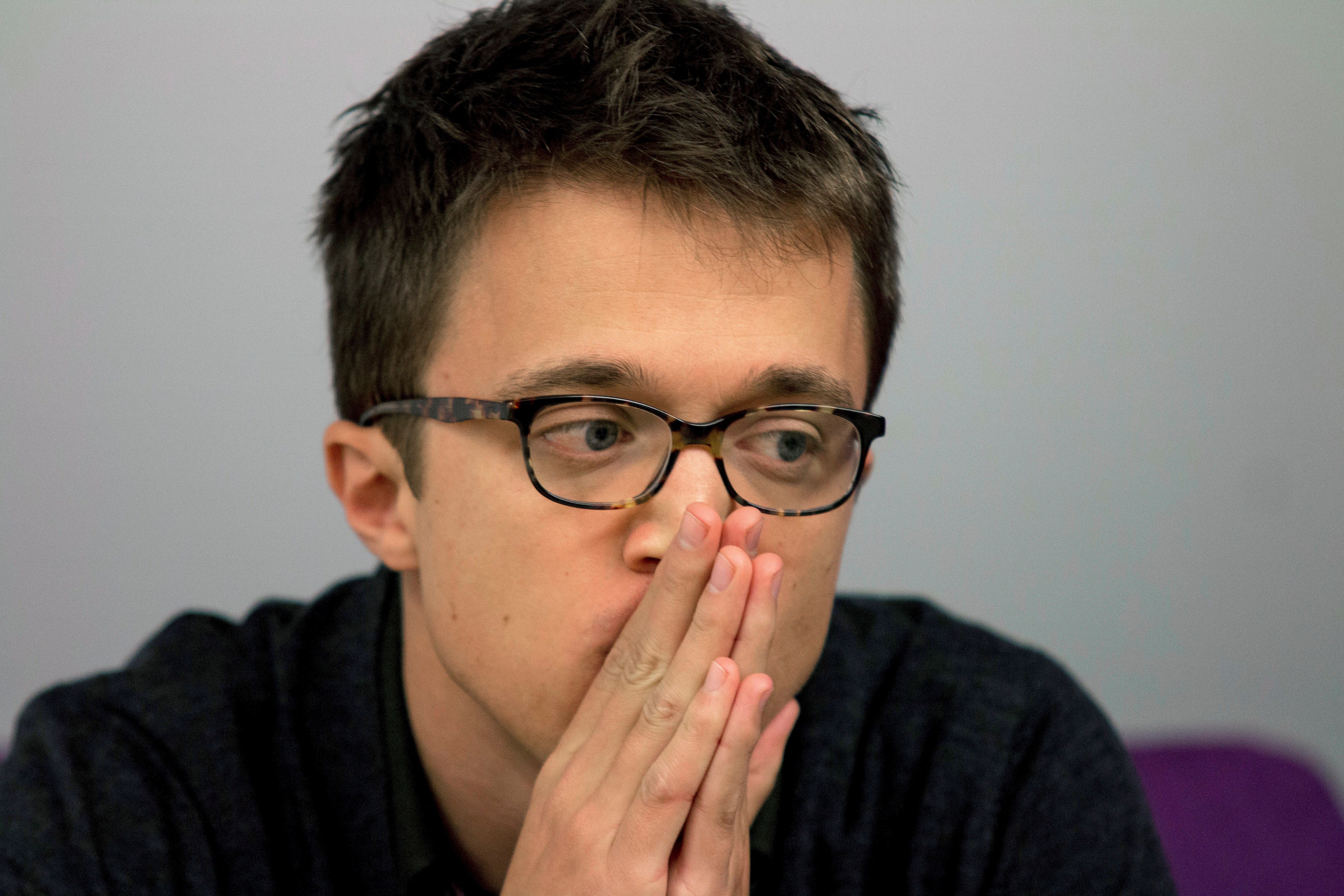 Errejón critica "estrategia incendiaria" de Pablo Casado y de Albert Rivera que impide sacar adelante los PGE Errejón critica "estrategia incendiaria" de Pablo Casado y de Albert Rivera que impide sacar adelante los PGE