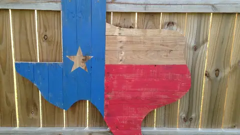 Mapa y bandera de Texas en madera Mapa y bandera de Texas en madera