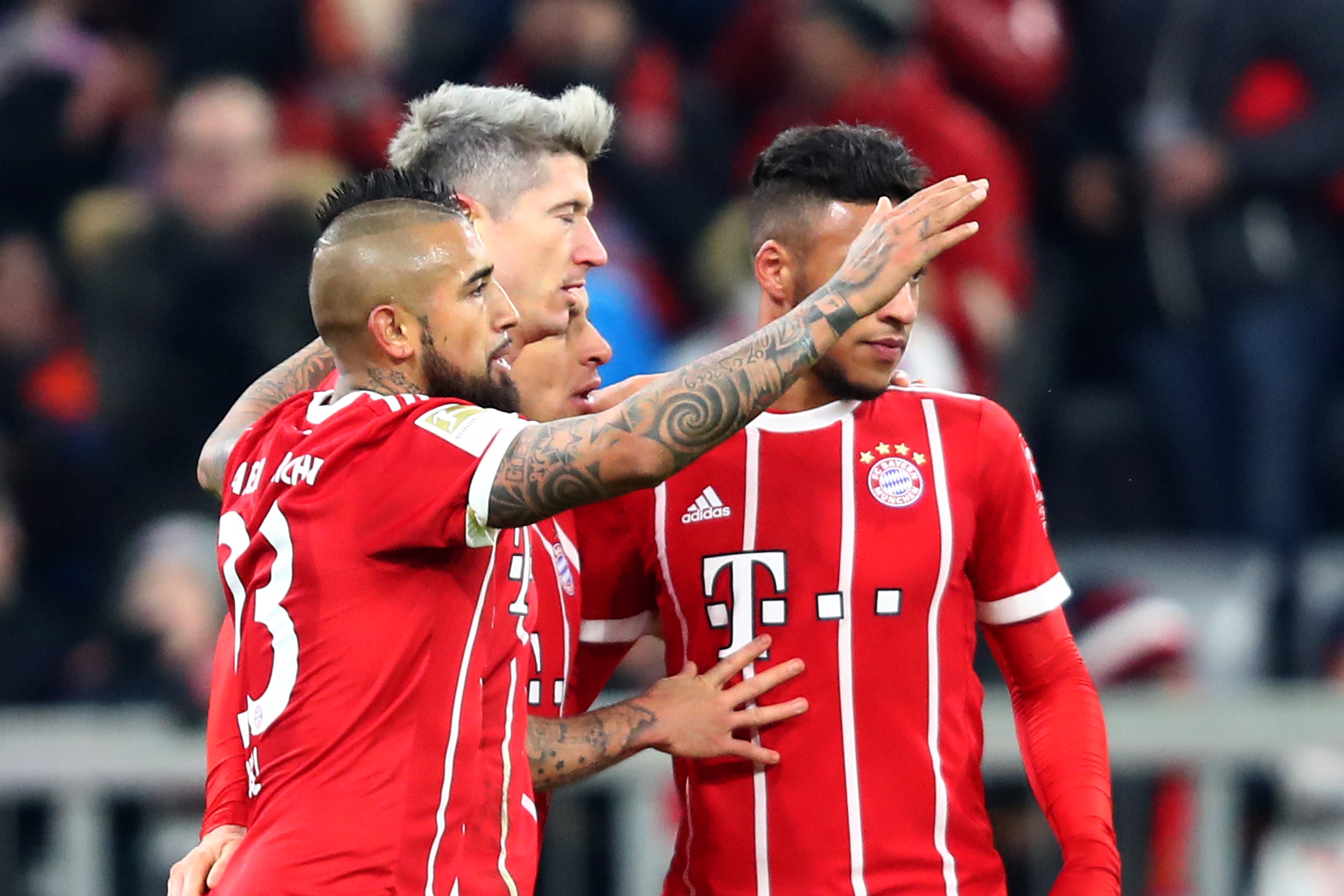 El Bayern golea al Hannover y aumenta la ventaja con el Leipzig El Bayern golea al Hannover y aumenta la ventaja con el Leipzig