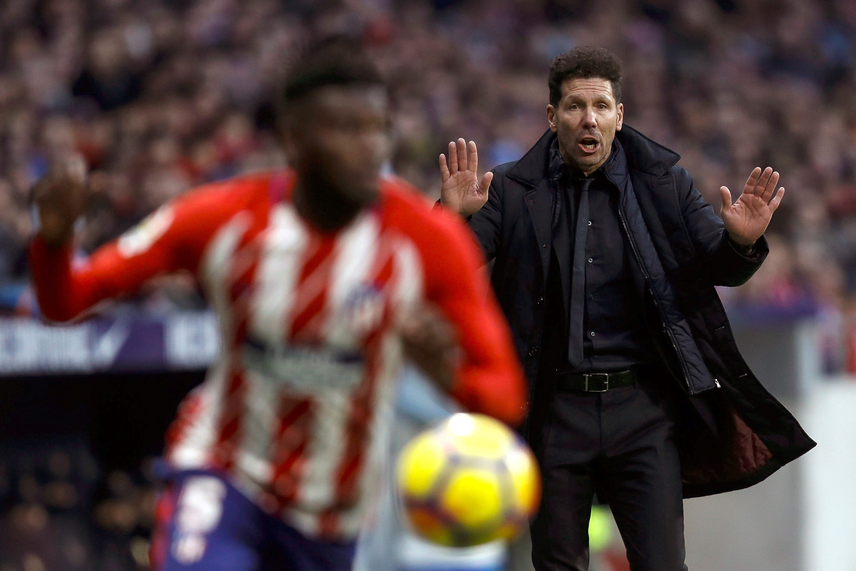 Simeone, sobre la distancia con el Barcelona: "El campeonato es muy largo todavía" Simeone, sobre la distancia con el Barcelona: "El campeonato es muy largo todavía"
