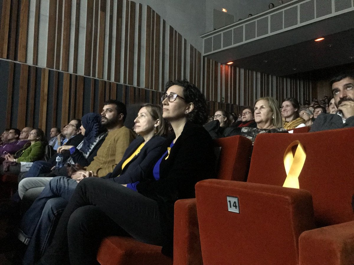 Una silla vacía en el mitin de ERC recuerda la ausencia de Junqueras en el inicio de la campaña del 21D Una silla vacía en el mitin de ERC recuerda la ausencia de Junqueras en el inicio de la campaña del 21D