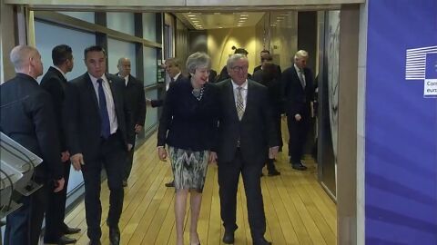 El Gobierno brit&aacute;nico y el irland&eacute;s han llegado a un principio de acuerdo para mantener la frontera norirlandesa abierta tras el 'brexit'