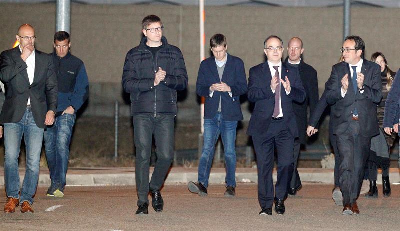 El juez del Supremo rechaza volver a encarcelar a los seis exconsellers catalanes en libertad El juez del Supremo rechaza volver a encarcelar a los seis exconsellers catalanes en libertad