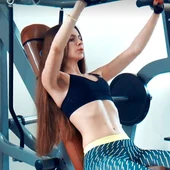 Mujer en el gimnasio Mujer en el gimnasio