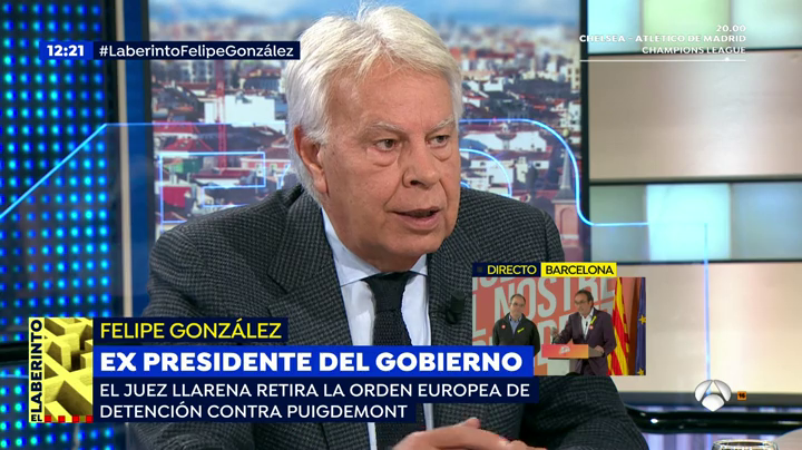 Felipe González: "Cuando se judicializa la política es inevitable que se acabe politizando la Justicia" Felipe González: "Cuando se judicializa la política es inevitable que se acabe politizando la Justicia"