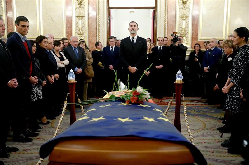 La dedicatoria del Rey a Manuel Marín: "Qué descanses en paz Manolo, y gracias por tanto" La dedicatoria del Rey a Manuel Marín: "Qué descanses en paz Manolo, y gracias por tanto"