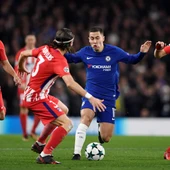 Hazard controla un balón ante Filipe, Koke y Saúl Hazard controla un balón ante Filipe, Koke y Saúl