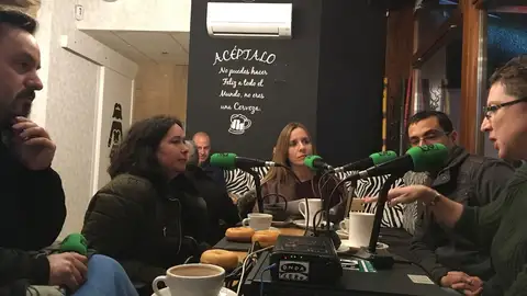 Pontevedra en la Onda no almorzo informativo Almorzo informativo na cafetería MOI BO de Pontevedra