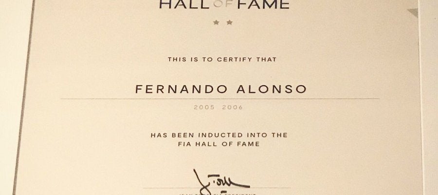 El escrito que certifica la entrada de Alonso en el Hall of Fame de la FIA El escrito que certifica la entrada de Alonso en el Hall of Fame de la FIA
