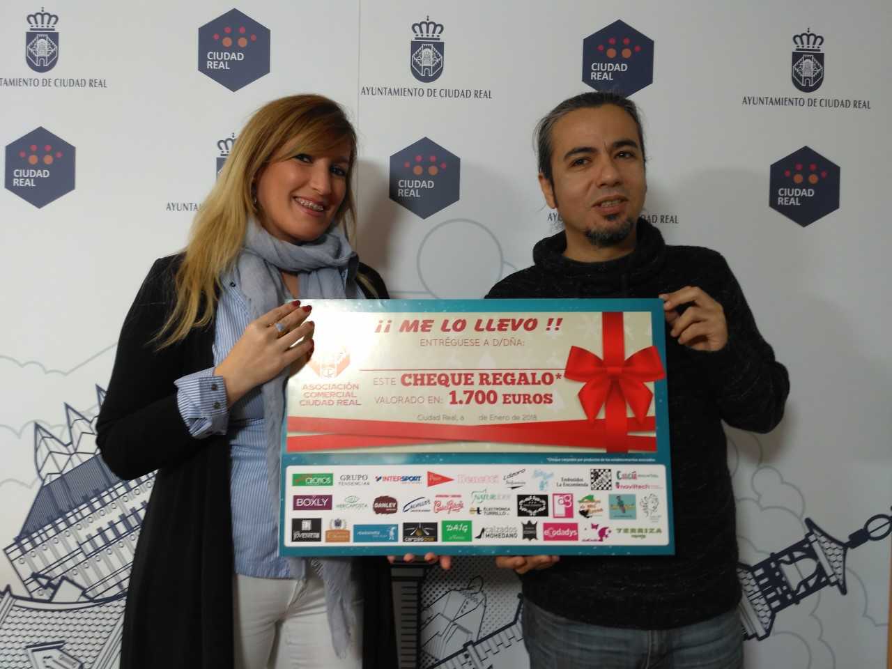 Una "Alfombra Azul" para potenciar las ventas navideñas en C.Real Una "Alfombra Azul" para potenciar las ventas navideñas en C.Real