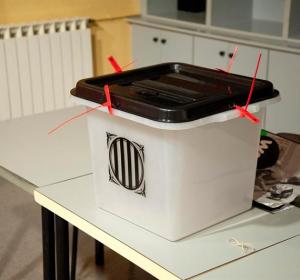 Urna utilizada en el referéndum ilegal del 1-O Urna utilizada en el referéndum ilegal del 1-O