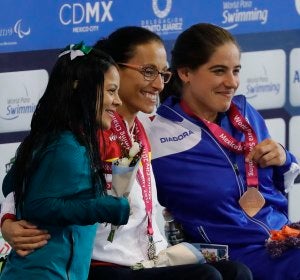 Teresa Perales, en el podio al ganar un oro en el Mundial paralímpico Teresa Perales, en el podio al ganar un oro en el Mundial paralímpico