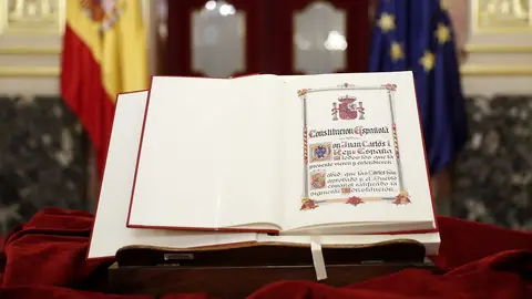 Detalle de un ejemplar de la Constitución Detalle de un ejemplar de la Constitución