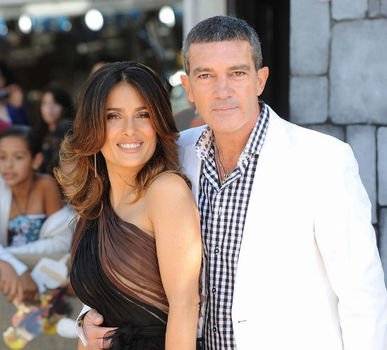 Banderas apoya a Salma Hayek por sus acusaciones a Weinstein: "Su integridad me hace dar crédito a sus palabras" Banderas apoya a Salma Hayek por sus acusaciones a Weinstein: "Su integridad me hace dar crédito a sus palabras"