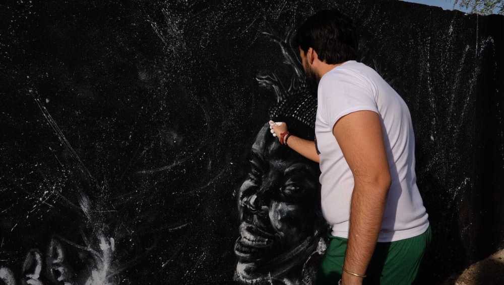 Artista ilicitano en la concentración de arte que se celebra en Dakar (Senegal)