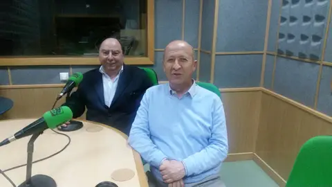 Tertulia "El Cádiz del Ayer" Tertulia "El Cádiz del ayer". Julio Molina y Paco Gómez nos hablan de las Navidades que se celebraban en los años 50 y 60.