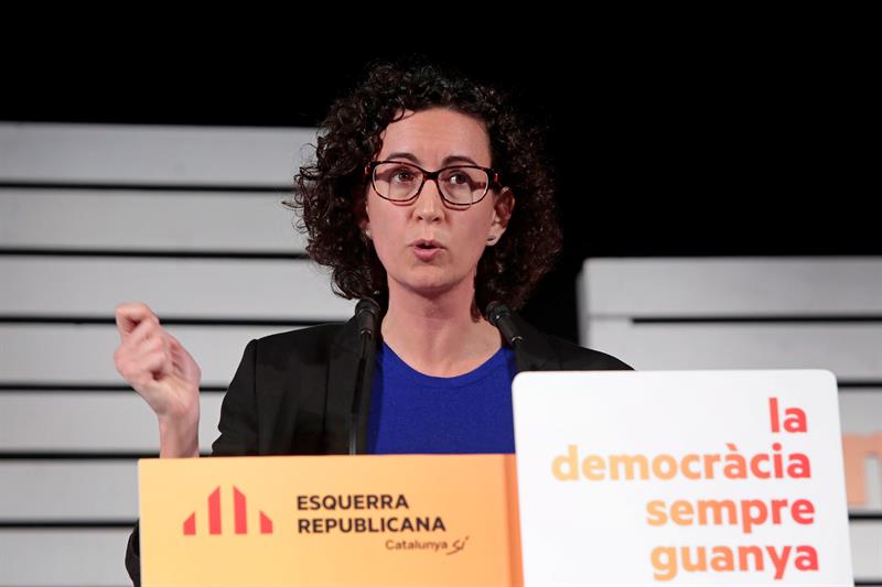 La Guardia Civil señala a Marta Rovira y Artur Mas como los directores del plan soberanista La Guardia Civil señala a Marta Rovira y Artur Mas como los directores del plan soberanista