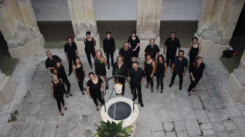 Integrantes del Cor de Cambra d'Elx en el Centro Cultural de Las Clarisas