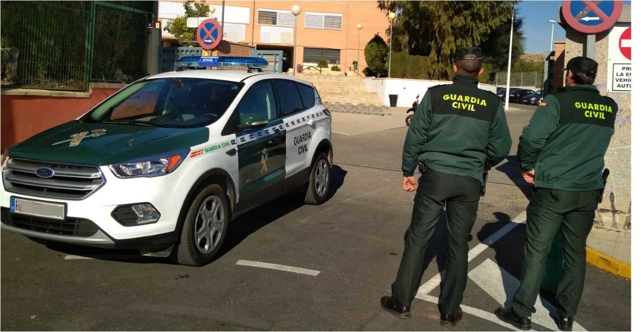 Hallan el cuerpo de una joven de 17 años en la cuneta de la M-117 con signos de atropello Hallan el cuerpo de una joven de 17 años en la cuneta de la M-117 con signos de atropello