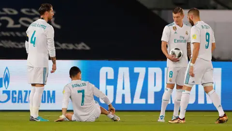 Cristiano Ronaldo se duele de una entrada en la final del Mundial de Clubes Cristiano Ronaldo se duele de una entrada en la final del Mundial de Clubes