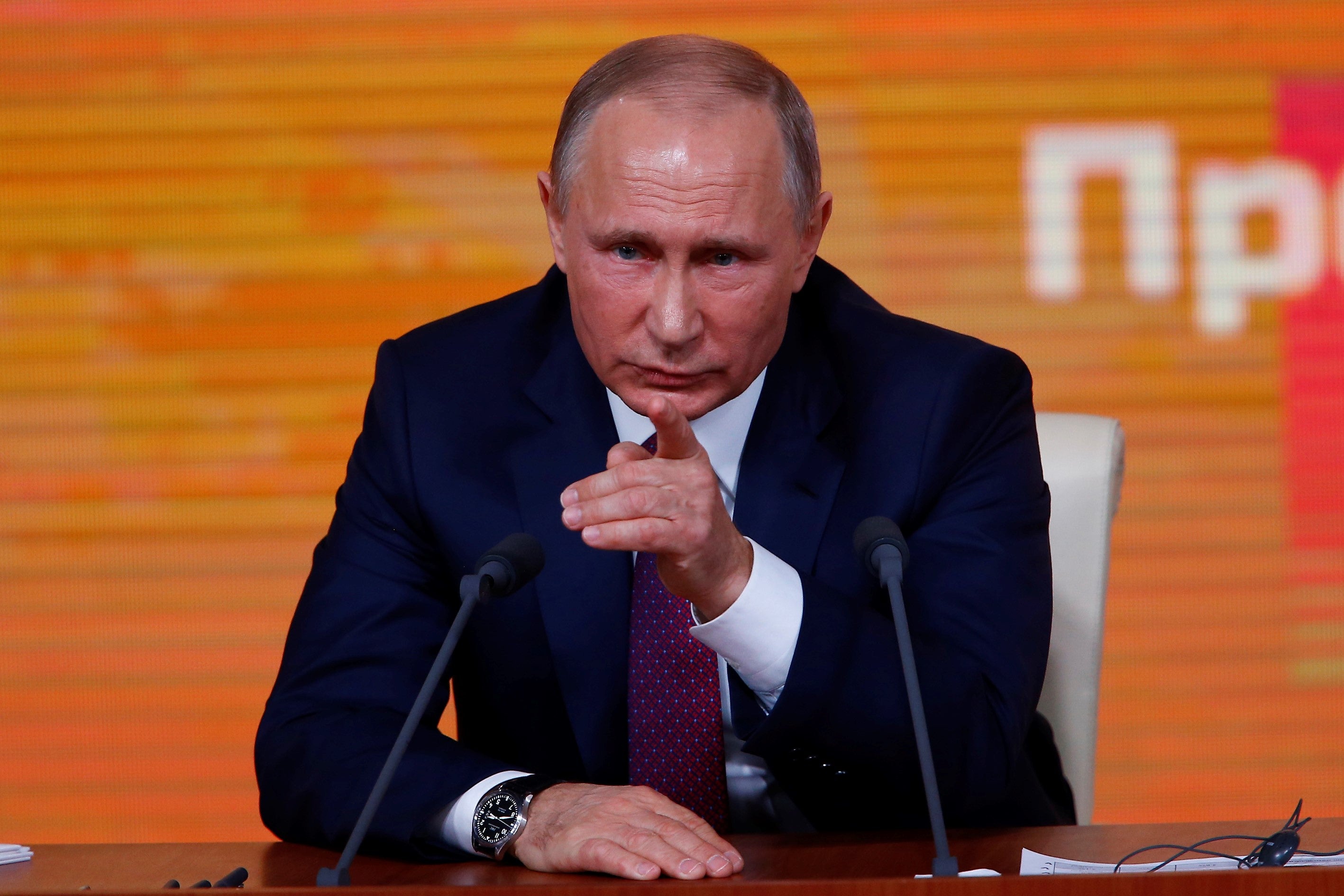 Putin dice que sabe quién organizó el ataque con drones contra bases rusas en Siria Putin dice que sabe quién organizó el ataque con drones contra bases rusas en Siria