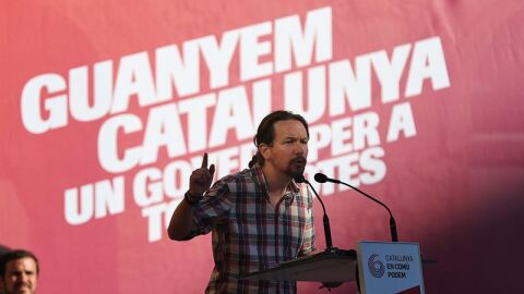 El secretario general de Podemos, Pablo Iglesias durante el acto central de campa&ntilde;a en Barcelona