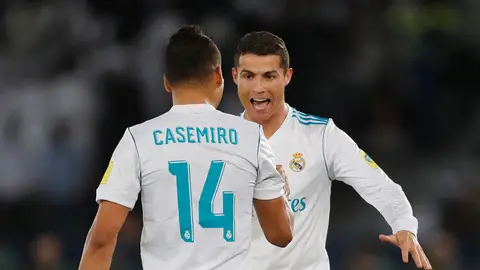 Cristiano Ronaldo celebra con Casemiro el 1-0 ante el Gremio Cristiano Ronaldo celebra con Casemiro el 1-0 ante el Gremio