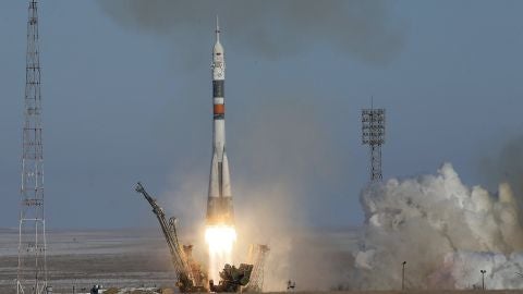 Despegue de la nave Soyuz rumbo a la Estaci&oacute;n Espacial Internacional