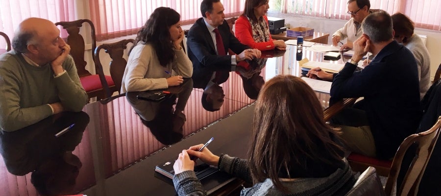Reunión entre el Ayuntamiento y UTE Maceteros Reunión entre el Ayuntamiento y UTE Maceteros