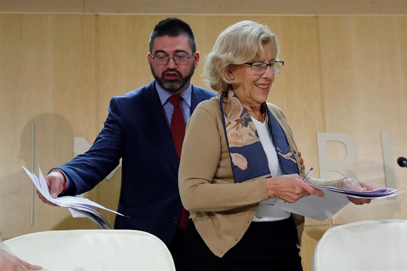 Manuela Carmena: "No puedo permitir que un edil de Hacienda no apoye su propia propuesta" Manuela Carmena: "No puedo permitir que un edil de Hacienda no apoye su propia propuesta"