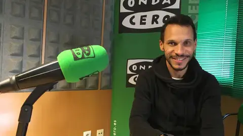 Gustavo Almeida en Gente Viajera de Galicia Susana Pedreira entrevista al músico brasileiro