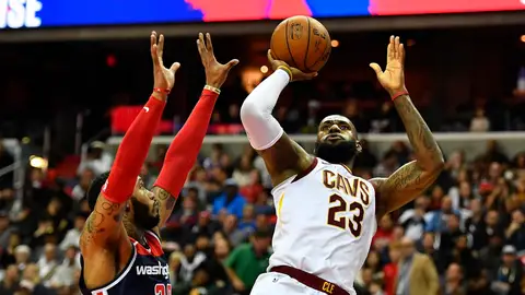 LeBron James lanza a canasta ante los Wizards LeBron James lanza a canasta ante los Wizards