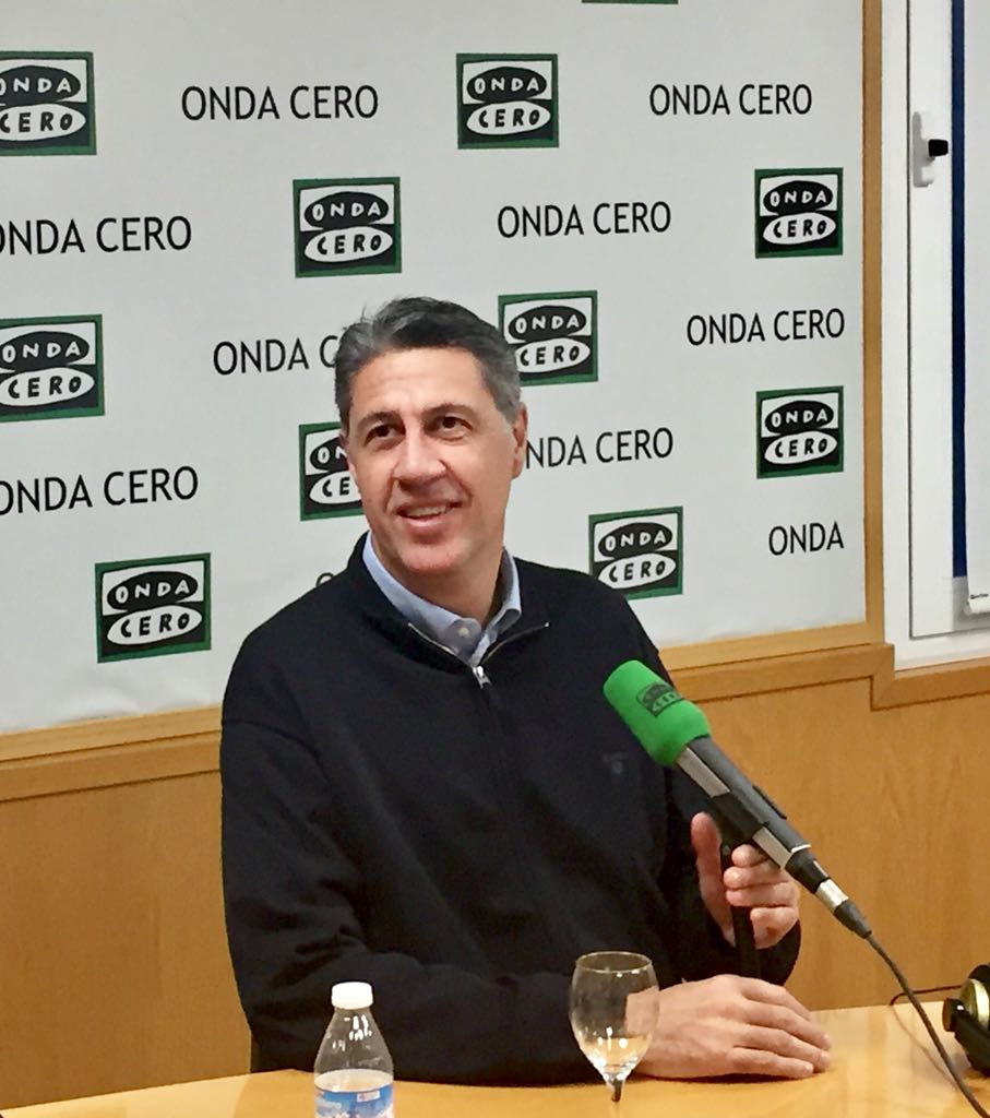 Xavier García Albiol: "El 22-D nos tenemos que encerrar en una habitación Iceta, Arrimadas y yo y no salir hasta llegar a un acuerdo" Xavier García Albiol: "El 22-D nos tenemos que encerrar en una habitación Iceta, Arrimadas y yo y no salir hasta llegar a un acuerdo"