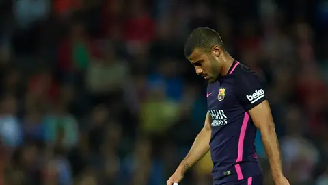 Rafinha, cabizbajo en un partido con el Barcelona Rafinha, cabizbajo en un partido con el Barcelona