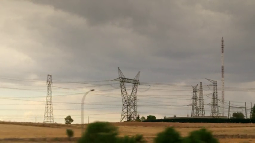 La Brújula de la economía: El salario mínimo y el expediente a Gas Natural y Endesa por indicios de alteración en los precios de la luz La Brújula de la economía: El salario mínimo y el expediente a Gas Natural y Endesa por indicios de alteración en los precios de la luz