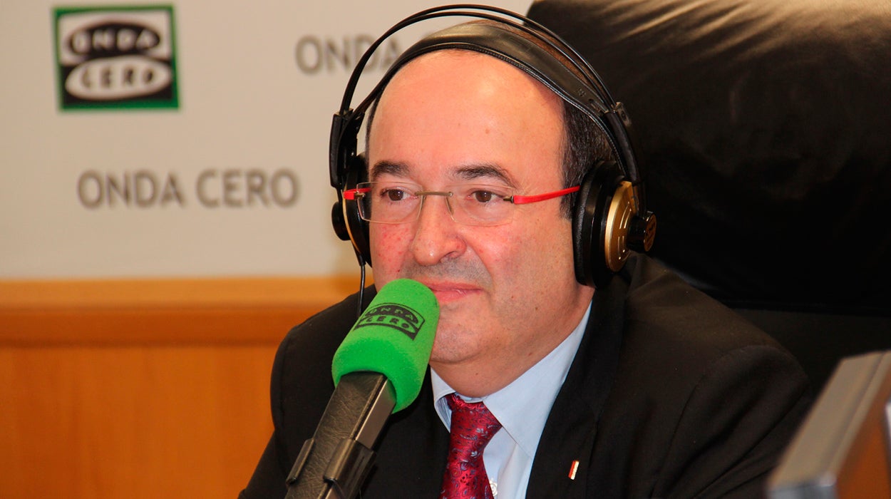 Miquel Iceta: "Soraya se ha equivocado; su frase es jugar en el campo que le gusta al independentismo, es alimentar su discurso" Miquel Iceta: "Soraya se ha equivocado; su frase es jugar en el campo que le gusta al independentismo, es alimentar su discurso"