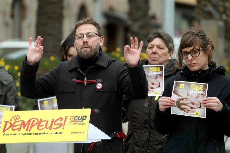 La CUP avisa: "Si generamos la mínima duda, la derecha españolista nos arrasará como pueblo" La CUP avisa: "Si generamos la mínima duda, la derecha españolista nos arrasará como pueblo"