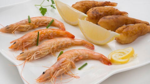 Langostinos dos maneras: con gabardina y al whisky