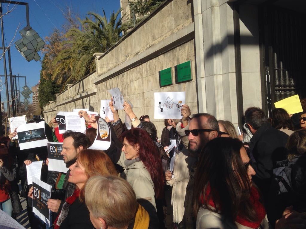 Los estudiantes vuelven a la calle para exigir una sede segura y sin carencias Los estudiantes vuelven a la calle para exigir una sede segura y sin carencias