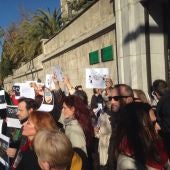 Escuela oficial de idiomas en Granada en protesta