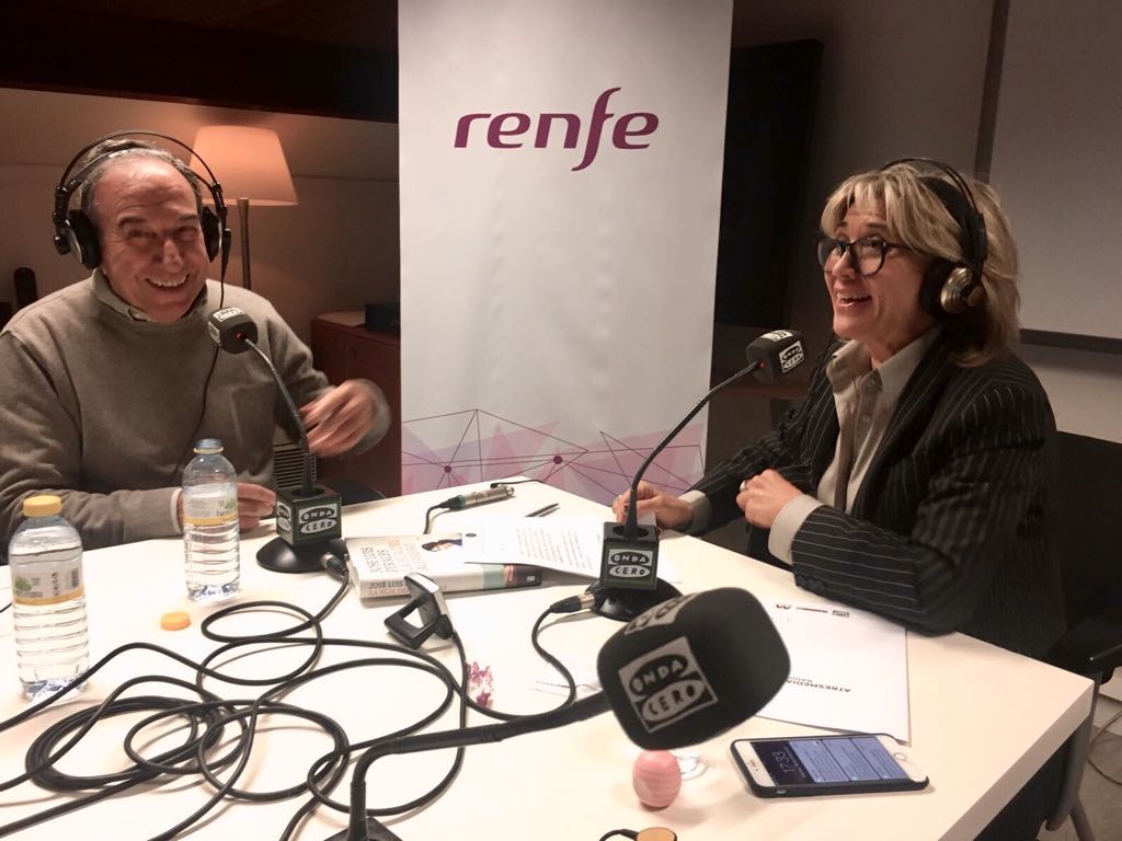 José Luis Perales: "La palabra es el mejor arma para el entendimiento, no la violencia" José Luis Perales: "La palabra es el mejor arma para el entendimiento, no la violencia"
