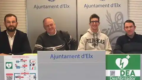 Los quince nuevos desfibriladores han sido presentados en el Ayuntamiento de Elche Los quince nuevos desfibriladores han sido presentados en el Ayuntamiento de Elche