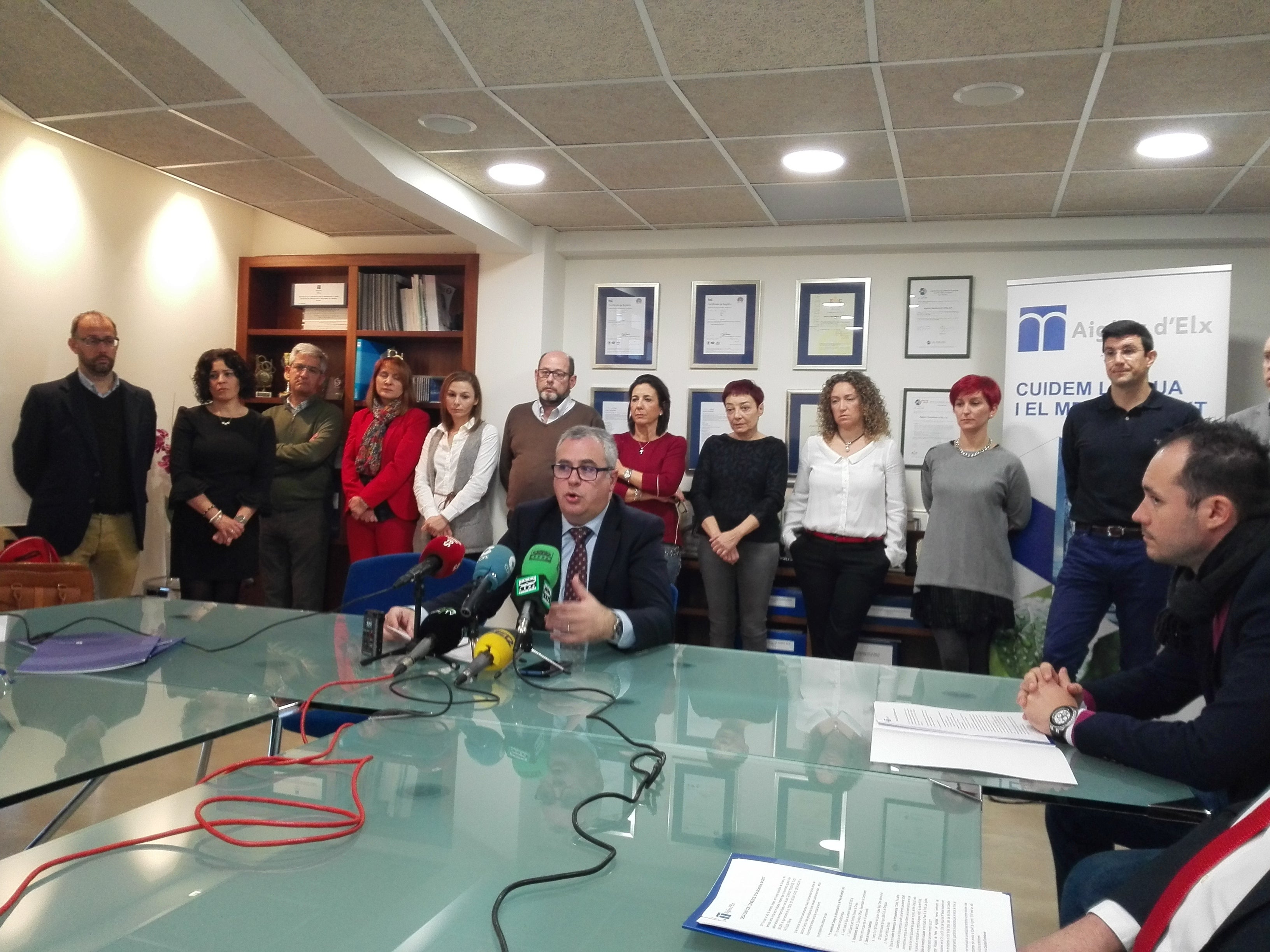 El 75% del agua que se bebe en Elche procede de la desalación El 75% del agua que se bebe en Elche procede de la desalación