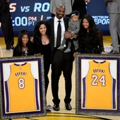 Kobe Bryant junto a su familia en el homenaje en el Staples Kobe Bryant junto a su familia en el homenaje en el Staples