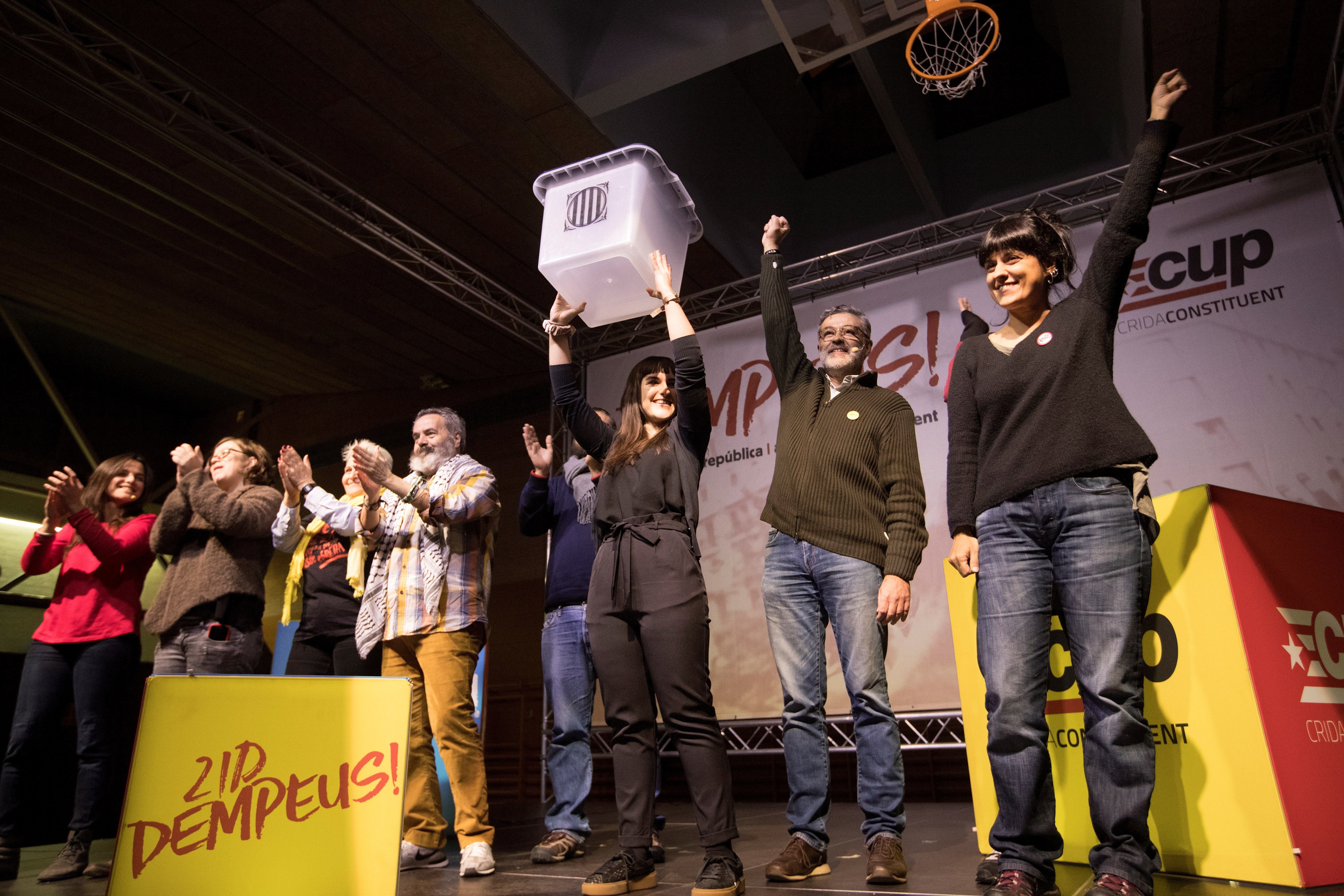 La CUP llama a desobedecer el posible veto del TC y dice que no participará en otro pleno La CUP llama a desobedecer el posible veto del TC y dice que no participará en otro pleno