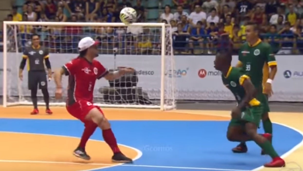 ¡Tremendo! Vinicius Jr. humilla al mejor freestyler del mundo con cuatro sombreros mágicos ¡Tremendo! Vinicius Jr. humilla al mejor freestyler del mundo con cuatro sombreros mágicos