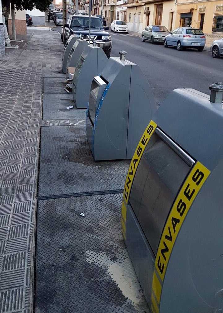 Podemos Elche pide soterrar los contenedores de residuos en la ciudad Podemos Elche pide soterrar los contenedores de residuos en la ciudad