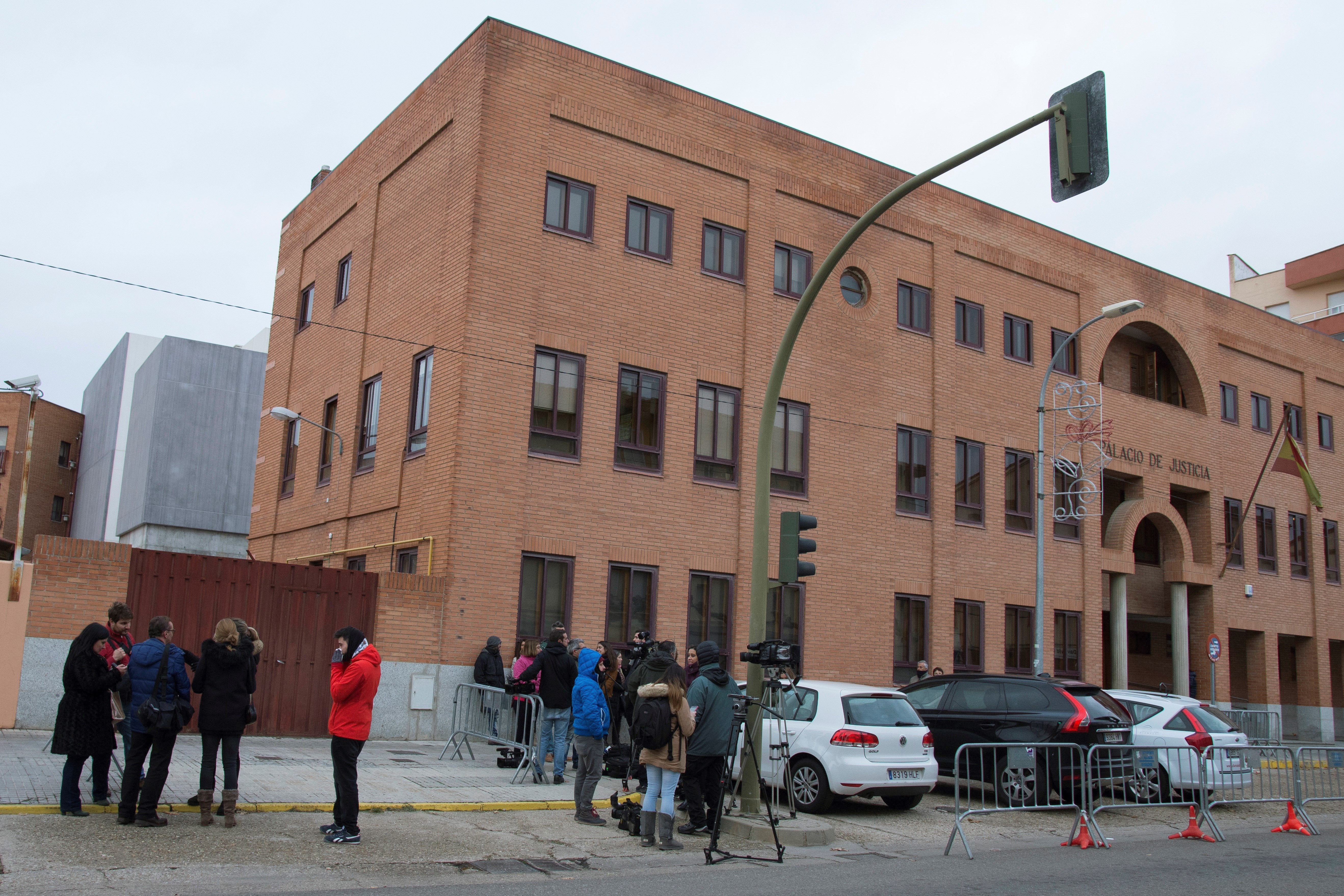 Condena por el apoyo a los 3 exfutbolistas de la Arandina Condena por el apoyo a los 3 exfutbolistas de la Arandina