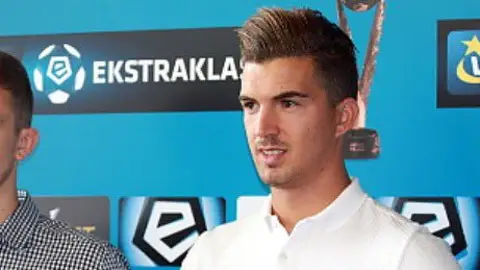 El alicantino Carlos López 'Carlitos', el día de su presentación como jugador del Wisla. MERCADO DE INVIERNO