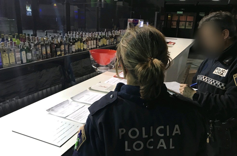 La Policía Local inspecciona desde octubre más de 200 establecimientos La Policía Local inspecciona desde octubre más de 200 establecimientos
